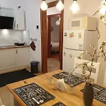Low-Budget Cozy 3 Bedroom Apt