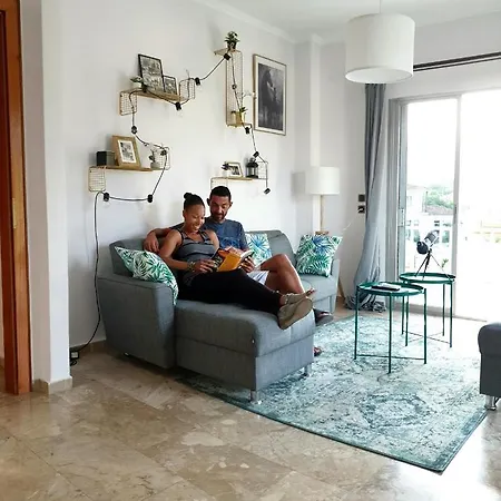 Apartment Cozy 3 Bedroom *