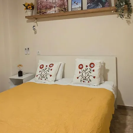 Cozy 3 Bedroom Kerkíni